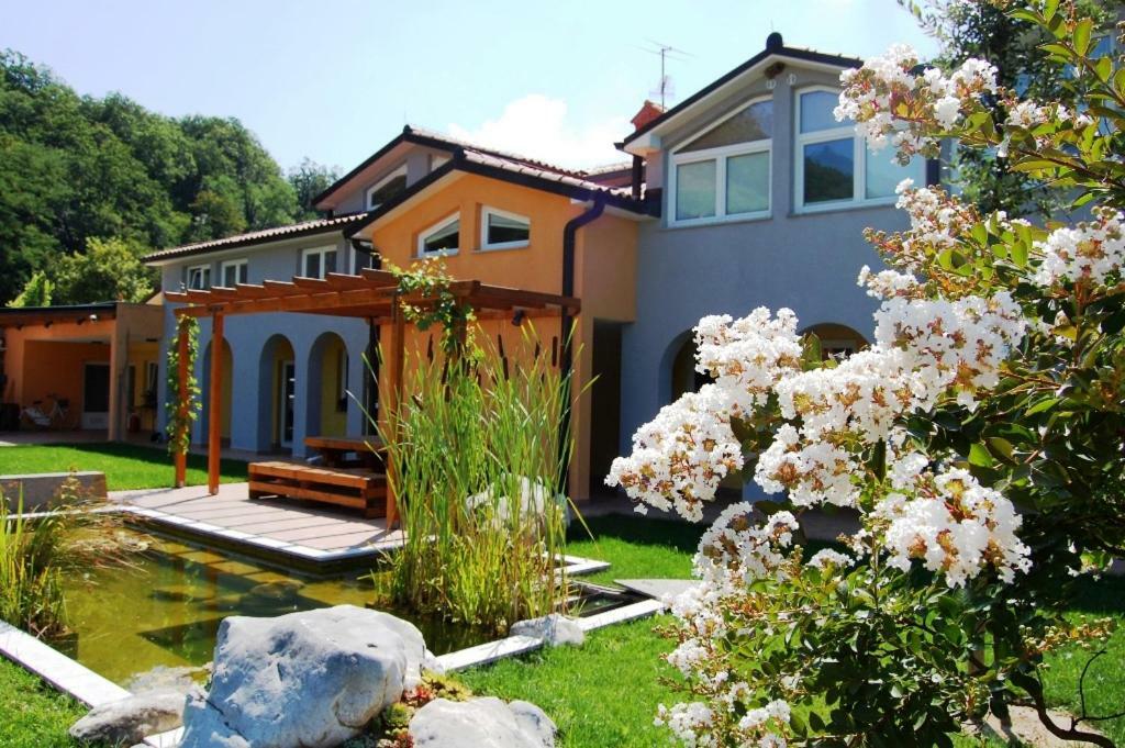Hisa Posebne Sorte Kodreti Exterior photo
